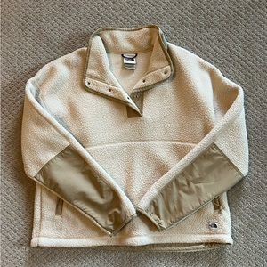 North Face Sherpa 1/4 button